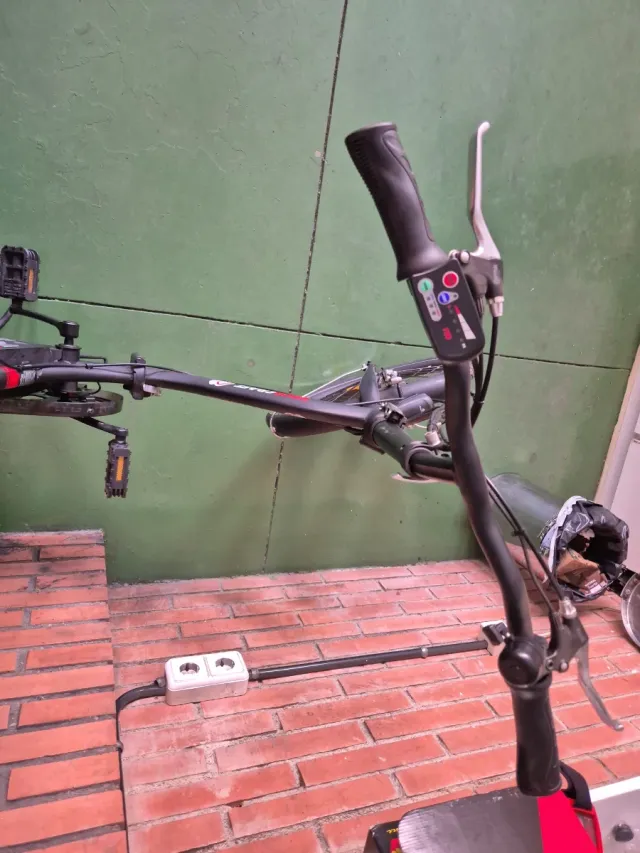 Bicicleta Eléctrica Plegable Negra