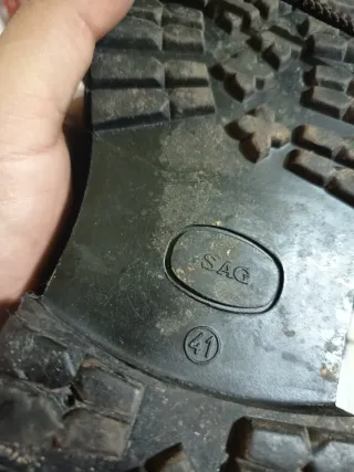 Stivali Vibram marroni