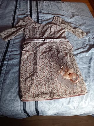 Vestido de encaje para boda o comunión con tocado