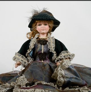 Bambola Rebecca in porcellana, nuova in scatola