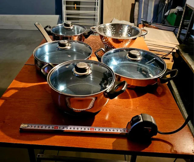 Batería de Cocina Metálica con Tapas de Cristal