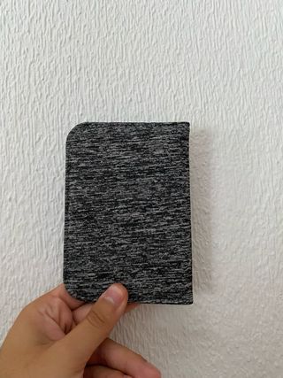 Funda para pasaporte negra y gris