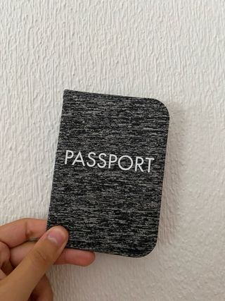 Funda para pasaporte negra y gris