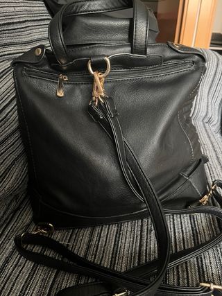 Mochila con diseño  inspirado en chaqueta cuero