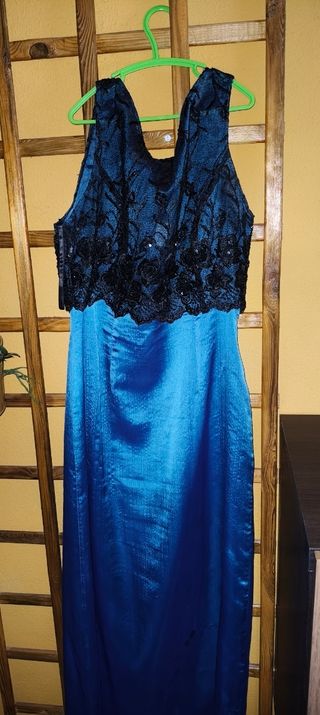 Vestido de fiesta azul y negro