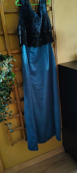 Vestido de fiesta azul y negro