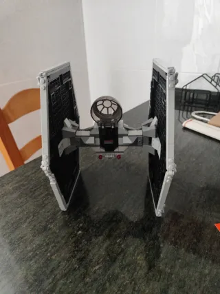 Nave Star Wars Lego Cazador TIE.  Lego