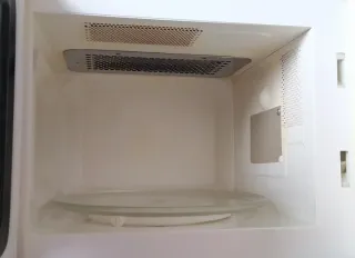 Microondas con grill Chestron 20L