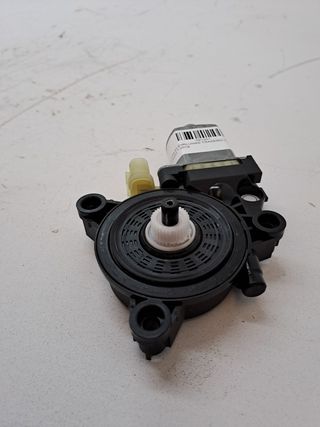 MOTOR ELEVALUNAS TRASERO IZQUIERDO KIA CEED (2)
