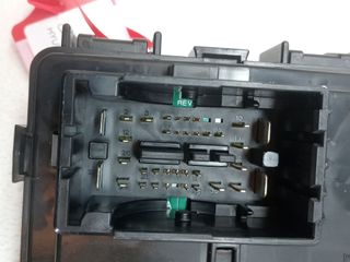 CAJA RELES / FUSIBLES HYUNDAI TUCSON (7)