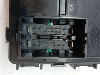 CAJA RELES / FUSIBLES HYUNDAI TUCSON (7)