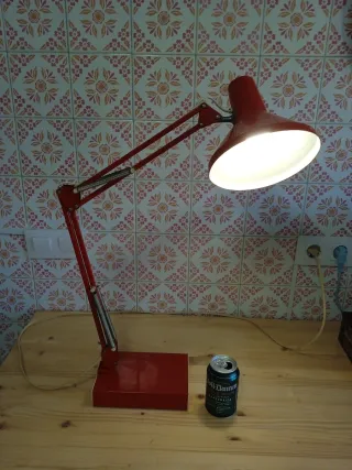 Lámpara de escritorio Artemide Roja