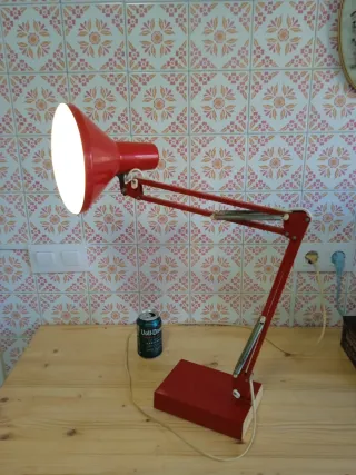 Lámpara de escritorio Artemide Roja