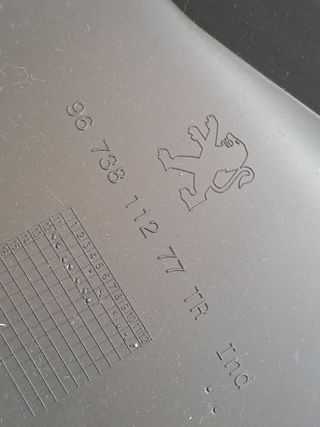 GUANTERA PEUGEOT 208 (2)