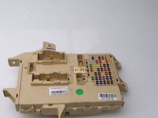 CAJA RELES / FUSIBLES KIA CARENS ( ) (2)