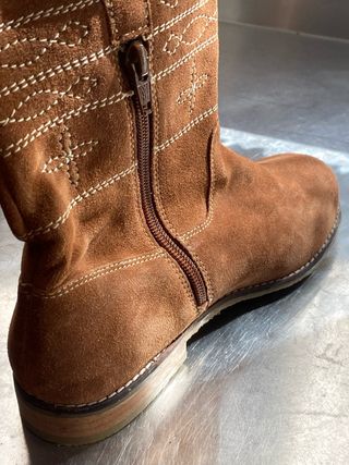 Botas de niña de ante