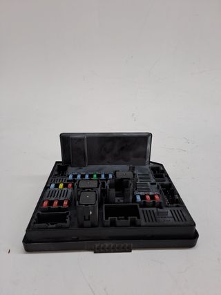 CAJA RELES / FUSIBLES NISSAN QASHQAI (J10)