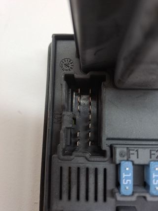 CAJA RELES / FUSIBLES NISSAN QASHQAI (J10)