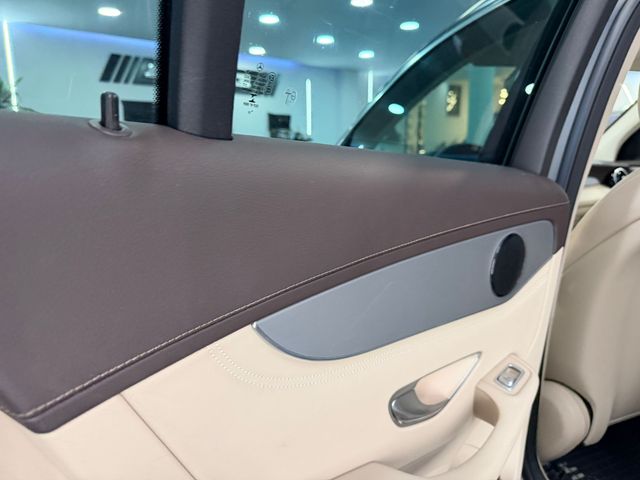 Mercedes-Benz GLC SUV 220 AMG GRIS MATE 