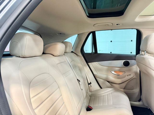 Mercedes-Benz GLC SUV 220 AMG GRIS MATE 