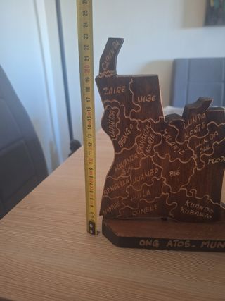 Figura Mapa Angola Madera