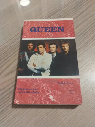 Queen: Una biografía ilustrada.