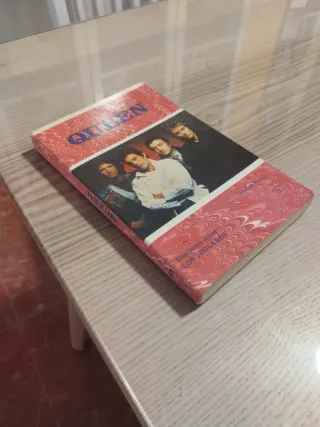 Queen: Una biografía ilustrada.