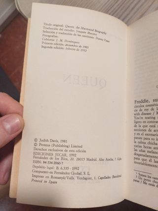 Queen: Una biografía ilustrada.