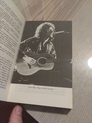 Queen: Una biografía ilustrada.
