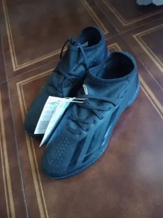 Botas de fútbol Adidas Negras talla 37
