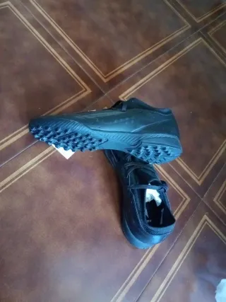Botas de fútbol Adidas Negras talla 37