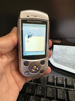 Sony Ericsson S700 Argento
