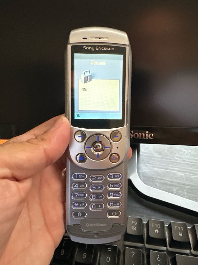 Sony Ericsson S700 Plata
