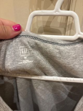 Camiseta básica gris