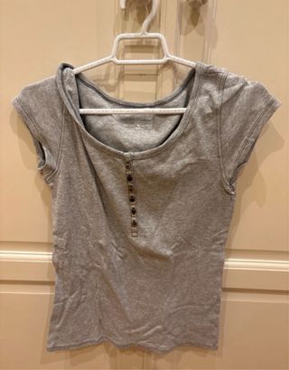 Camiseta básica gris