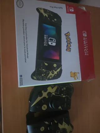 HORI Split Pad Pro Pokémon Edición