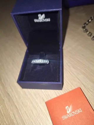 Anillo Swarovski Plateado talla 8