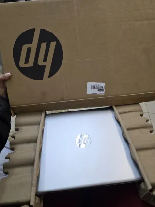 Ordenador portátil HP 15-fd0229ns nuevo