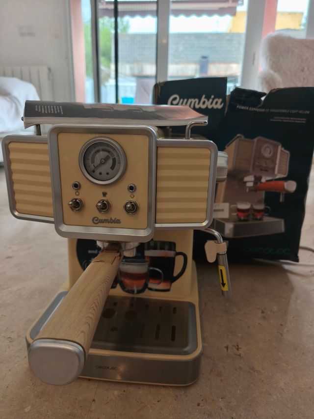 Cafetera Cecotec Cumbia Beige