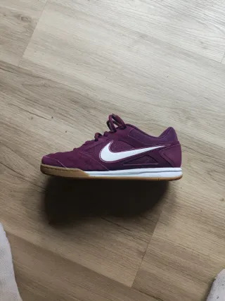 Nike Gato Burdeos Talla 44.5
