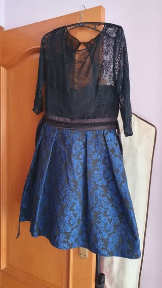 Vestido negro y azul encaje