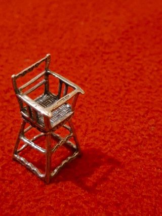 Miniatura Sediolino in Argento 800, particolare