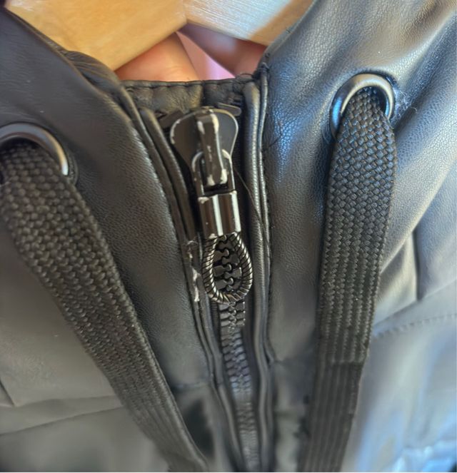 Cazadora acolchada efecto piel