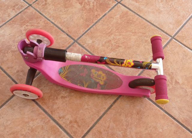 Patinete infantil rosa 3 ruedas