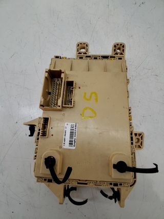 CAJA RELES / FUSIBLES KIA CARENS ( ) (3)
