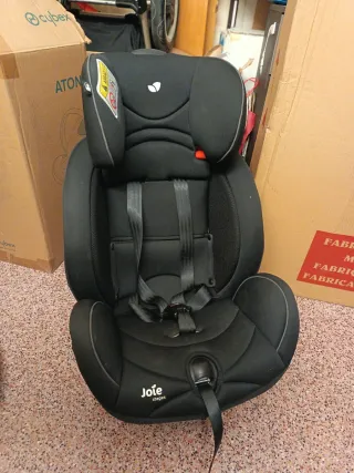 Silla coche Joie Stages negra