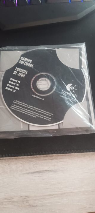 Volante Logitech MOMO Racing