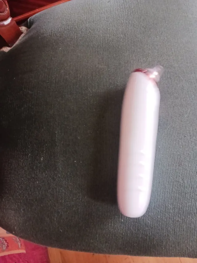 Strumento per la pulizia dei pori