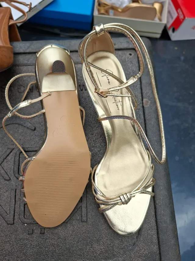 Sandalias Sfera Collection Doradas