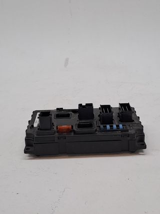 CAJA RELES / FUSIBLES PEUGEOT 407 (2)